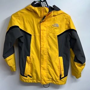 5 North Face Boys Jacket with good has a few spots .